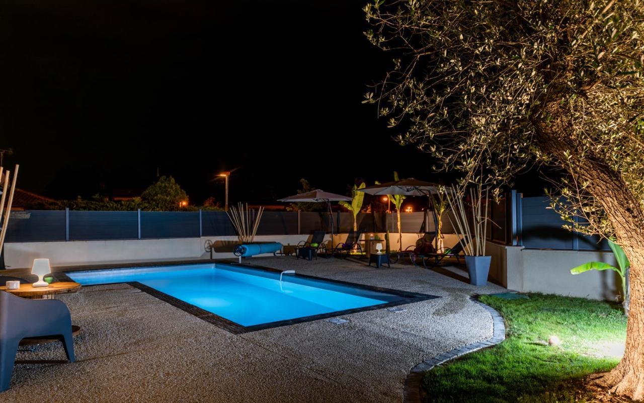 Villa Des Oliviers Sublime Villa Avec Piscine Chauffee Et Privee Et Baby Foot Bon-Encontre Bagian luar foto